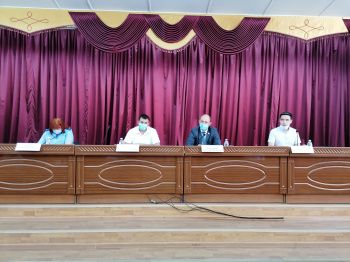 Состоялось внеочередное заседание постоянных комиссий Думы.