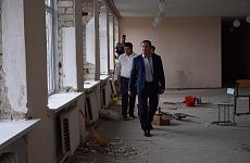 Глава округа Максим Клетин проверил готовность школ к 1 сентября