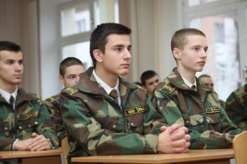 Приглашаем абитуриентов в военные вузы России